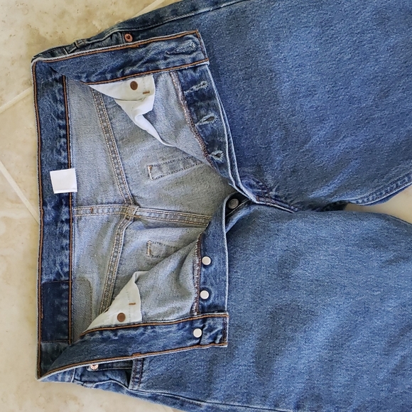 ❤ VINTAGE | 90s Levi's 501 Button Fly Jeans Medium Wash - Picture 2 of 12